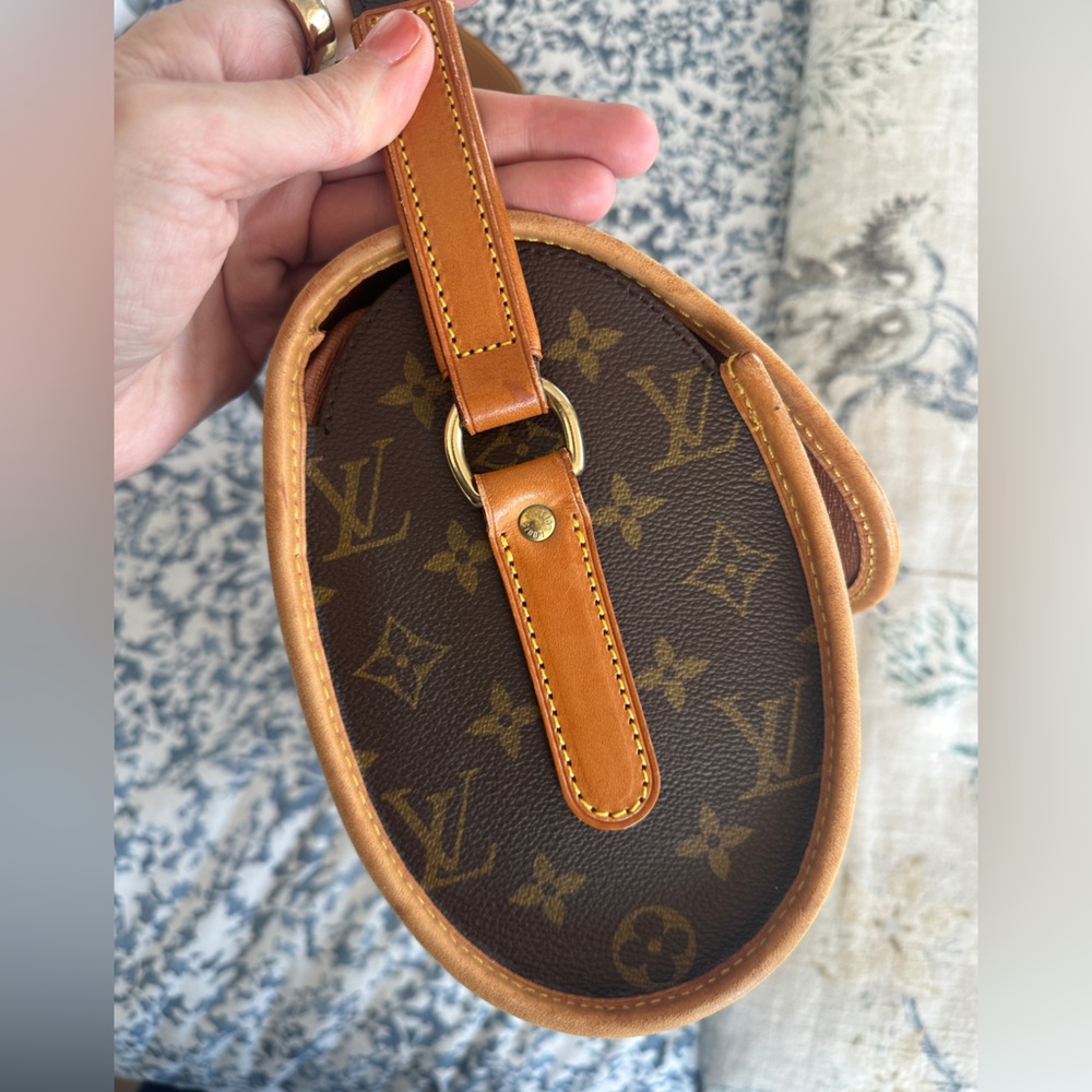 Louis Vuitton Brown Monogram Crossbody with Tan Trim - Picture 7 of 11